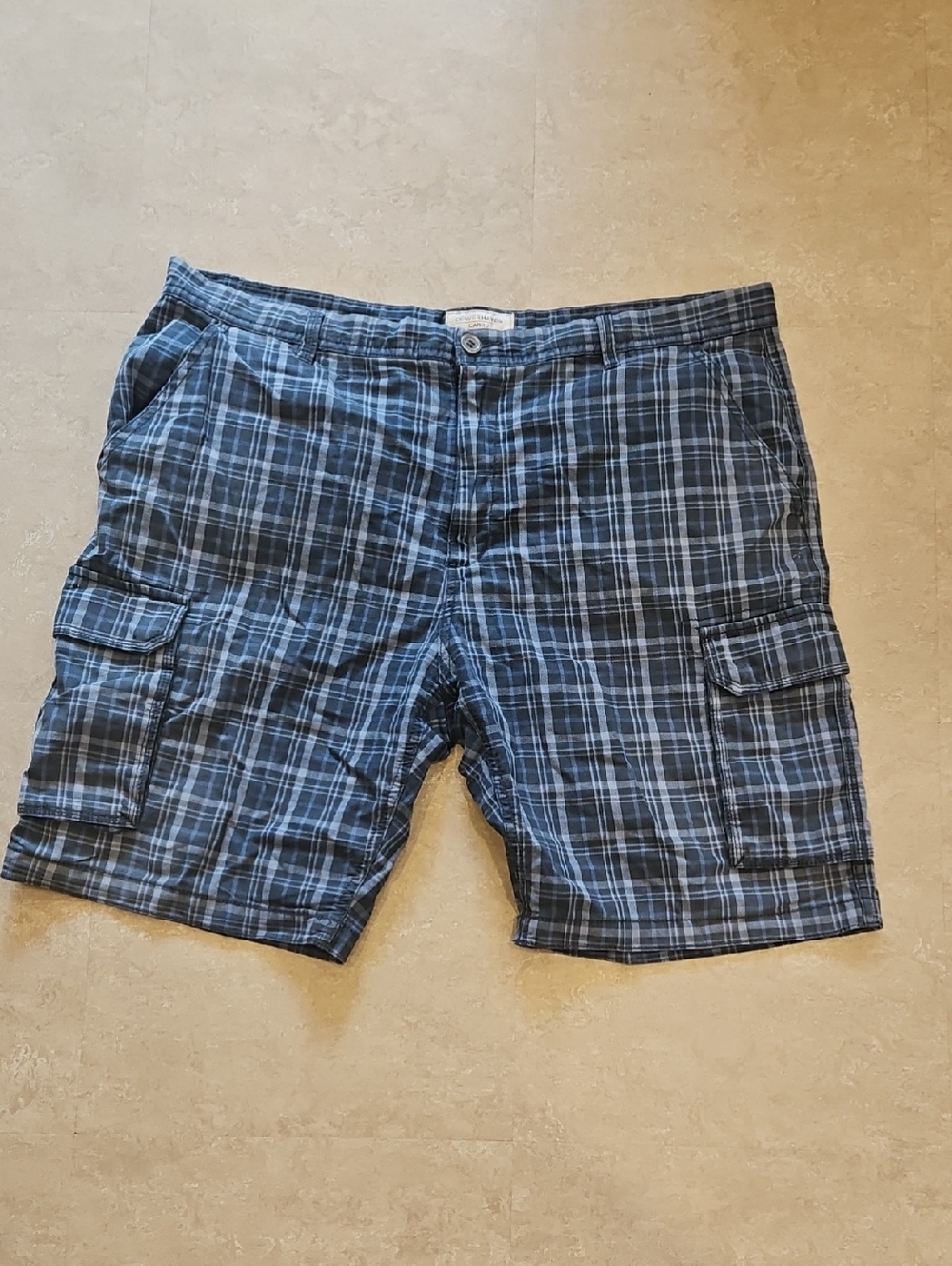 Denver Hayes Men's Blue Plaid Cargo Shorts